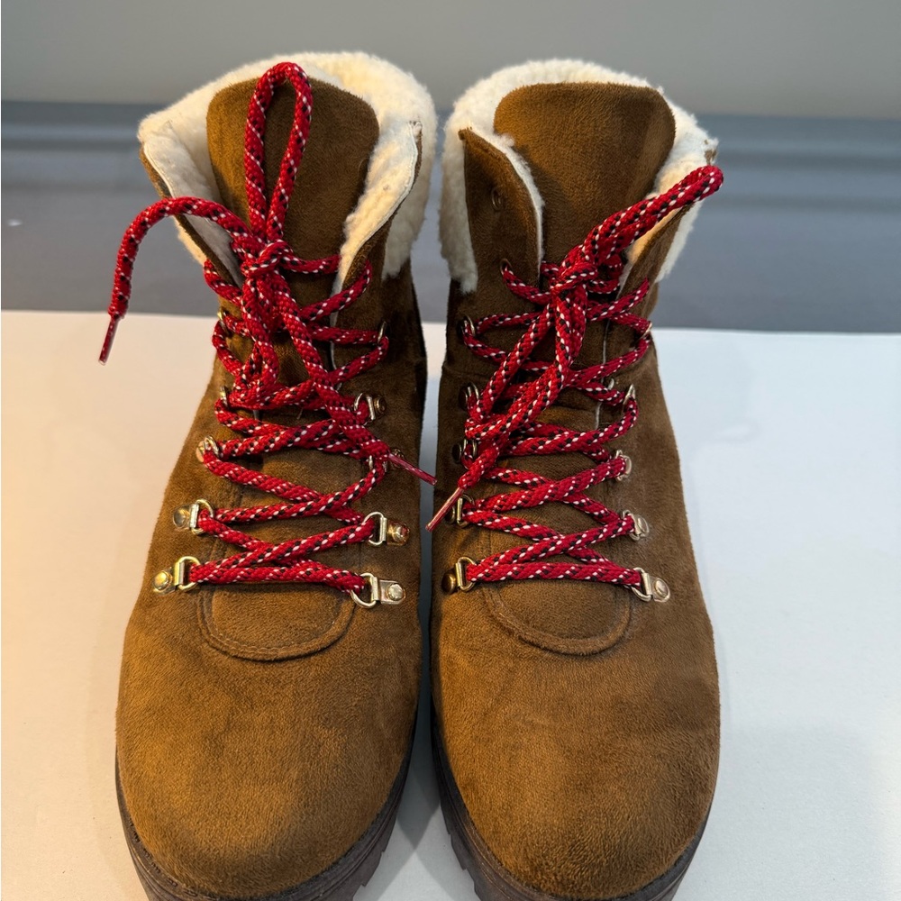 Olivia Miller Boots Sz 9.5 Ladies/Brown Suede/Laceup/Chunky/Faux Fleece Lining